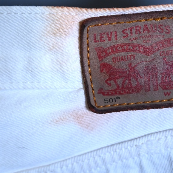White Levi’s 501 Cut-Off Shorts – Vintage Used Look - Picture 4 of 4